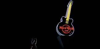 Rodica și Rareș, nuntă rock & roll la Hard Rock Cafe, București