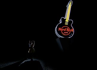 Rodica și Rareș, nuntă rock & roll la Hard Rock Cafe, București