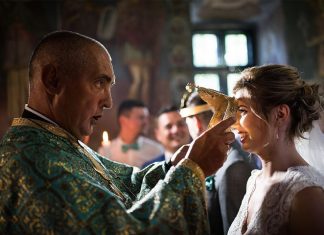Cununia religioasa in 20 de imagini grozave realizate de fotografii de nunta din Romania