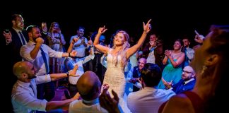 Petrecerea de nunta ilustrata prin 31 de fotografii pline de viata