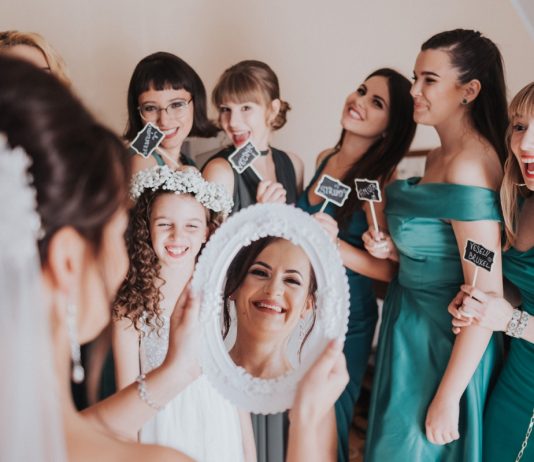 7 lucruri pe care fiecare domnisoara de onoare trebuie sa le stie domnisoara de onoare