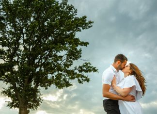 De ce ar trebui sa investim intr-o sedinta foto de logodna sedinta foto de logodna