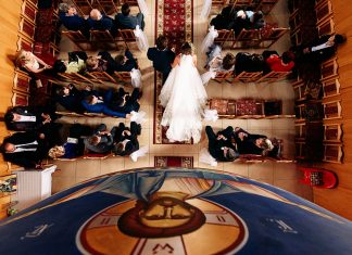 Cat costa biserica la nunta cat costa biserica la nunta