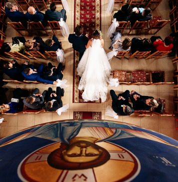 Cat costa biserica la nunta cat costa biserica la nunta