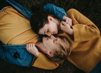 Ne intalnim de un an, e cazul sa ne gandim la logodna? Ne intalnim de un an, este cazul sa ne gandim la logodna?