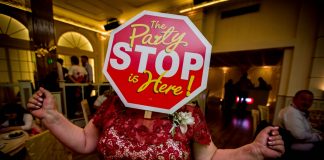 Petrecerea nuntii in 25 de imagini pline de viata realizate de fotografii romani 25 de imagini spectaculoase de la petrcerea nuntii