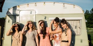 Top 10 culori ale anului 2021 pentru rochiile domnisoarelor de onoare Top 10 culori ale anului 2019 pentru rochiile domnisoarelor de onoare