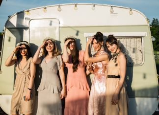 Top 10 culori ale anului 2021 pentru rochiile domnisoarelor de onoare Top 10 culori ale anului 2019 pentru rochiile domnisoarelor de onoare