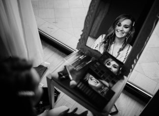 Machiajul sub mască. Cum îl faci să reziste – sfaturi de la make-up artiști Machiajul sub mască. Cum îl faci să reziste - sfaturi de la make-up artiști