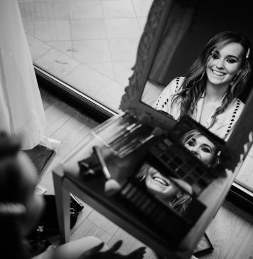 Machiajul sub mască. Cum îl faci să reziste – sfaturi de la make-up artiști Machiajul sub mască. Cum îl faci să reziste - sfaturi de la make-up artiști