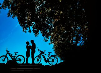 Ghid pentru fotografiile de logodnă. Ce trebuie să iei în calcul Ghid pentru fotografiile de logodnă. Ce trebuie să iei în calcul