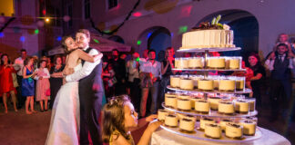 Cele mai cool 15 melodii pentru momentul tortului de nuntă Cele mai cool 15 melodii pentru momentul tortului de nuntă