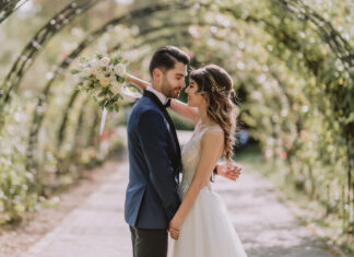 Toate discuțiile pe care trebuie să le ai cu fotograful și videograful nunții tale, înainte de eveniment Toate discuțiile pe care trebuie să le ai cu fotograful și videograful nunții tale, înainte de eveniment