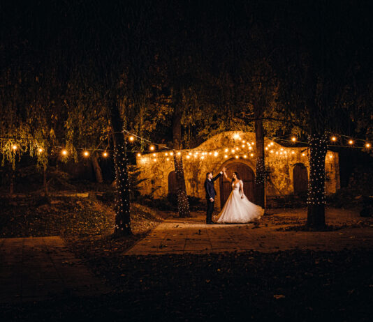 Cum să folosești ghirlande de luminițe pentru nuntă