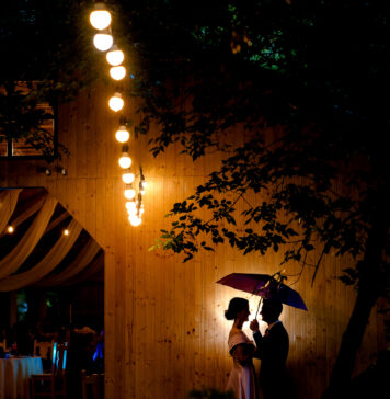 Cum integrezi Mocha Mousse, culoarea anului, 2025 în decorul nunții tale