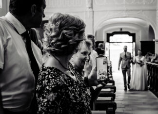 Cum să faci față acelor membri toxici ai familiei în timpul planificării nunții