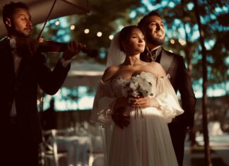 Cum să porți împreună verigheta și inelul de logodnă